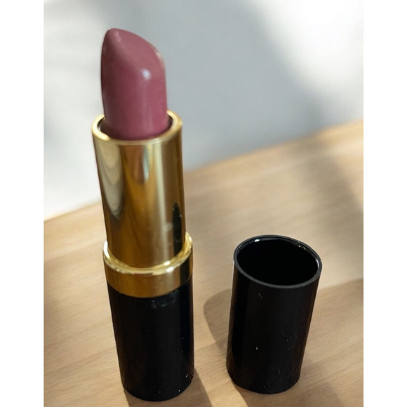Signature Club A Lipstick Lip Shade Color #32 Discontinued NEW - Picture 1 of 1